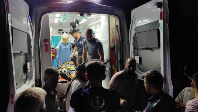 Hakkari'de yılanın soktuğu çobanın yardımına sağlık ekipleri ve köylüler yetişti