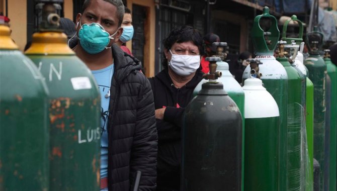Kovid-19'la mücadele eden Endonezya sıvı oksijen krizi yaşıyor
