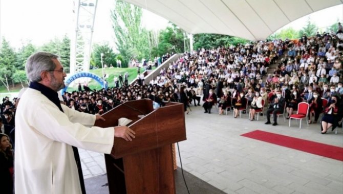 Ankara Üniversitesi Tıp Fakültesi yeni mezunlarını verdi