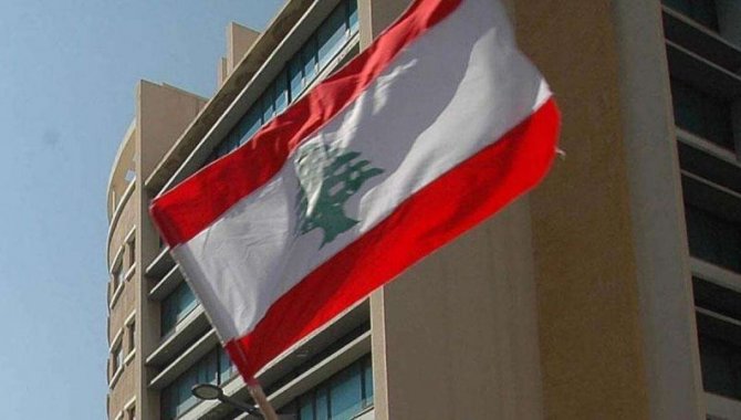 Halkın ilaç bulmakta zorlandığı Lübnan'da Merkez Bankası, ilaç ithalatı için ödeme yapacağını duyurdu