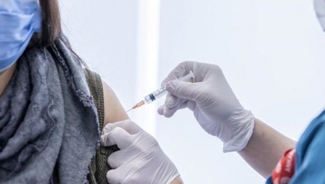 Kovid-19'la mücadele kapsamında ülke genelinde 70 milyon dozdan fazla aşı uygulandı