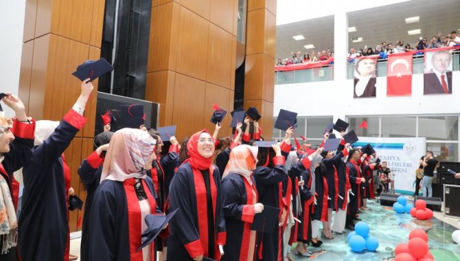 Kütahya Sağlık Bilimleri Üniversitesi Tıp Fakültesinde mezuniyet töreni