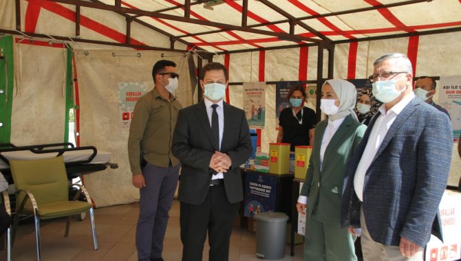 Malazgirt Kaymakamı Demirer'den vatandaşlara "aşı" çağrısı