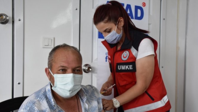 Trabzon'da mobil tırla Kovid-19'a karşı aşı uygulaması başladı