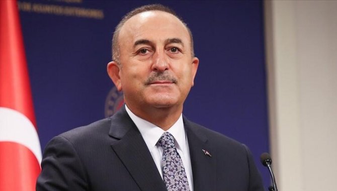 Dışişleri Bakanı Mevlüt Çavuşoğlu, Antalya'da iki ambulansın devir törenine katıldı