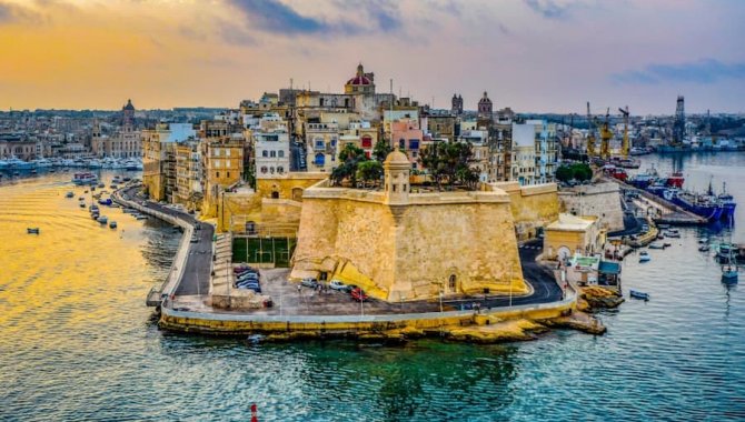 Malta, aşılamasını tamamlamayanlara sınırlarını kapatma kararı aldı