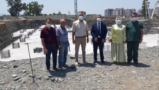 Osmaniye İl Sağlık Müdürü Hasan Öznavruz, Düziçi Devlet Hastanesi inşaatını inceledi