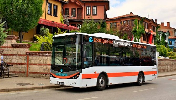 Eskişehir'deki şehir içi ulaşımda sağlık çalışanlarından ücret alınması protesto edildi