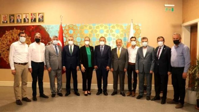 Kovid-19 vaka sayısı en çok düşen illerden Erzurum'un Valisi Memiş'ten "aşı olun" çağrısı: