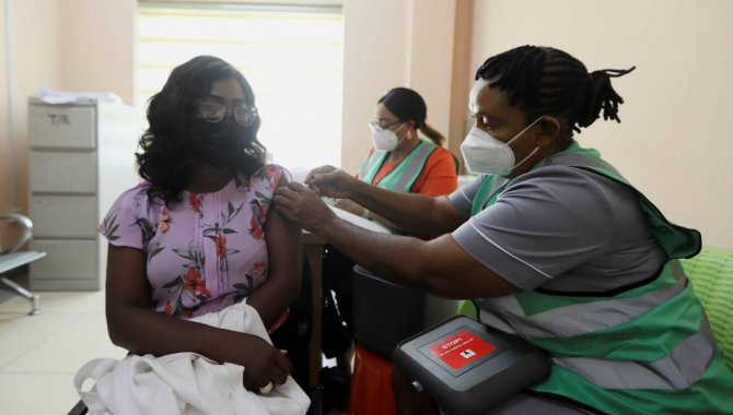 Nijerya, 41 milyon doz Kovid-19 aşısı daha teslim alacak