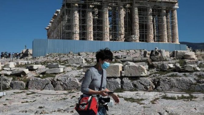 Yunanistan’da Kovid-19 vakaları endişe verici boyuta ulaştı