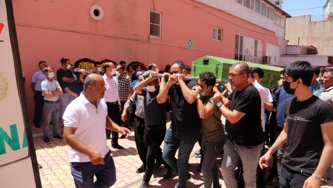 Trafik kazasında hayatını kaybeden sağlık çalışanı toprağa verildi