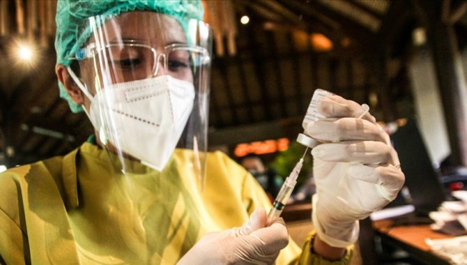 Güney Afrika, yarın 2 milyondan fazla Kovid-19 aşısını teslim alacak