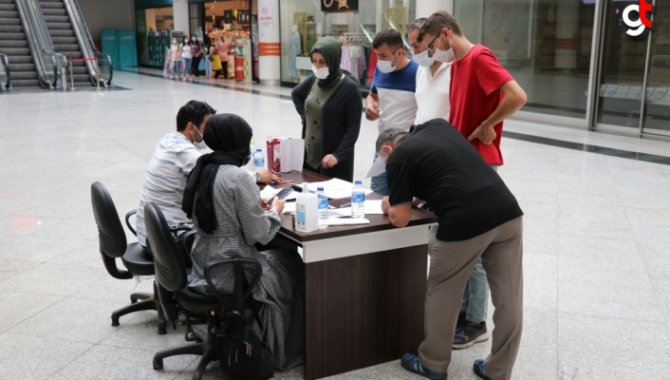 Karabük'te alışveriş merkezinde randevusuz aşı hizmeti sunuldu