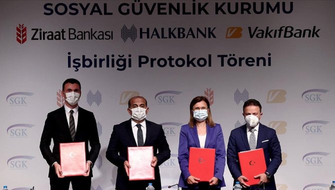 SGK ile 3 banka arasında, emekli olabilecek sigortalılara yönelik "kredi iş birliği protokolü" imzalandı