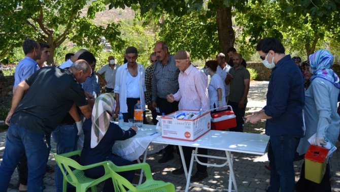 Gaziantep'te kırsal mahallelerde aşı çalışmaları sürüyor