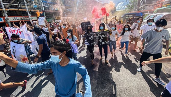 Myanmar’da siyasi kaos ve çatışmalar, salgın koşullarını ağırlaştırıyor