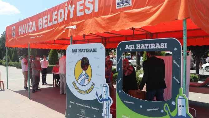 "Hedef Bir Günde 55 bin 555 Aşı" kampanyası kapsamında Havza'da üç noktada aşılama yapıldı