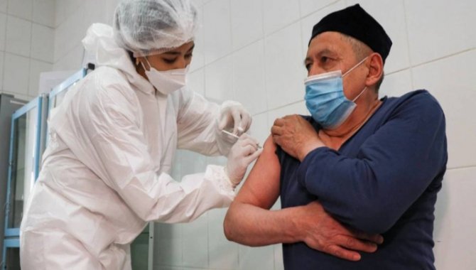 Özbekistan’da zorunlu aşı uygulamasını öngören yasa onaylandı