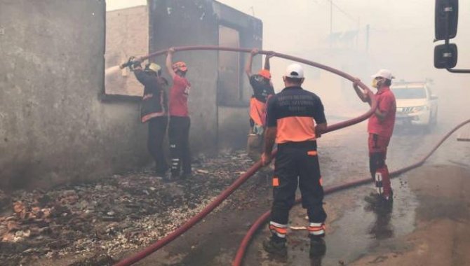 Manavgat'taki orman yangınında vatandaşlara su taşıyan kişi kalp krizi sonucu öldü