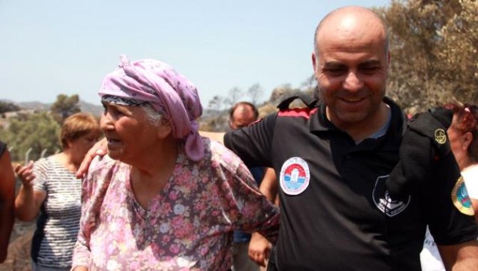 İstanbul'daki belediyelerin yangın bölgesine destekleri sürüyor