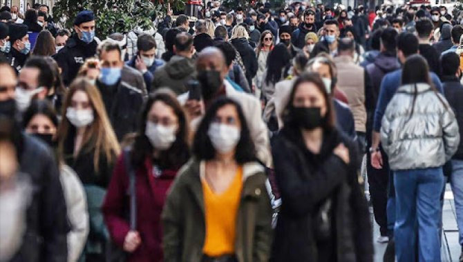 Salgın sürecinde Türkiye'nin maske satışları 144 kat arttı