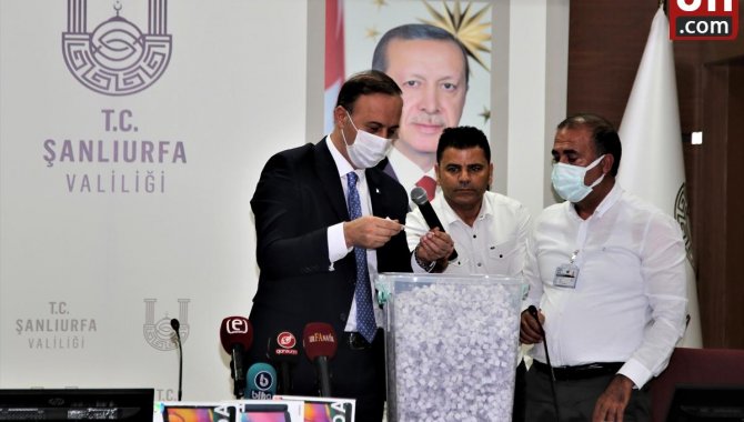 Şanlıurfa'da aşı olan gençlere verilecek hediyeler için ikinci kura çekildi
