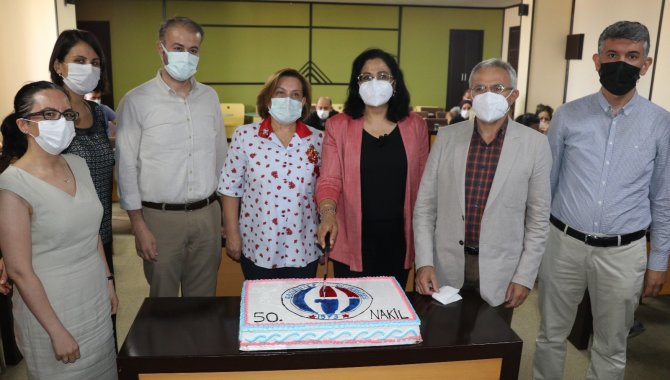 GAÜN Şahinbey Onkoloji Hastanesi 50'nci kök hücre naklini pasta keserek kutladı