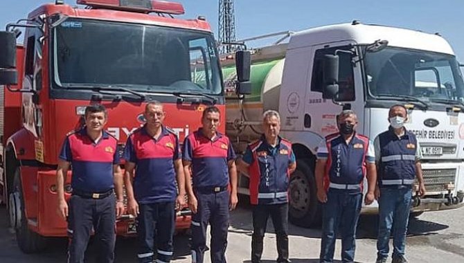 Kırşehir'den sağlık ve itfaiye ekipleri, orman yangını bölgelerinde görevlendirildi