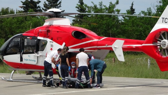 Ambulans helikopter kalp krizi geçiren kadın için havalandı