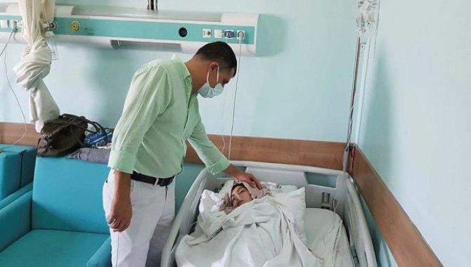 Hatay'da yuttuğu iğne midesini delen Suriyeli genç ameliyatla sağlığına kavuştu