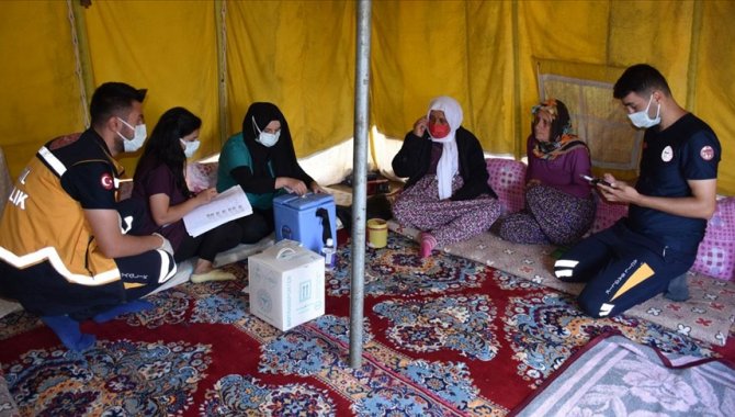 Hakkari'de sağlık ekiplerinin özverili çalışmalarıyla Kovid-19 aşılama oranı arttı