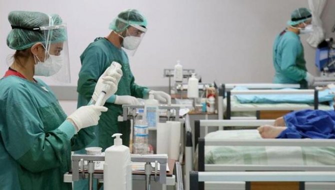 Antalya'da sağlık çalışanlarının yıllık izinleri iptal edildi