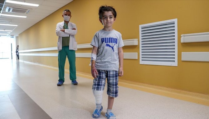 Küçük Alparslan, hava ambulansıyla geldiği hastanede 2 ayda ayağa kalktı