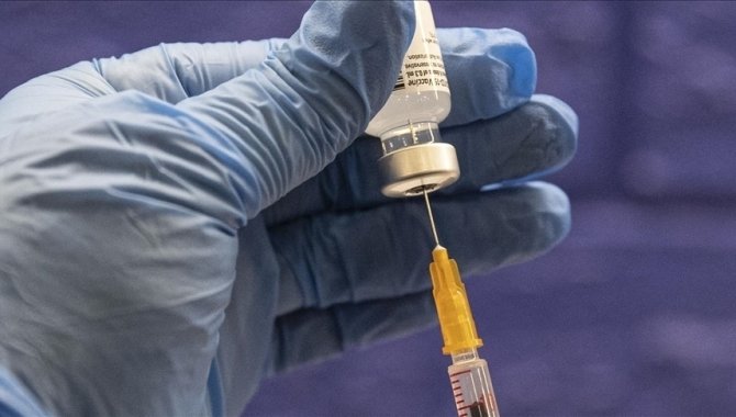 Şili'de Kovid-19'a karşı 3. doz aşı uygulanmaya başlandı