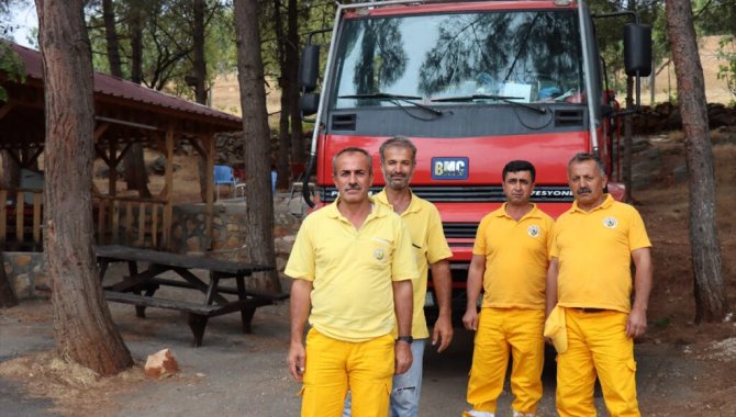 Adıyamanlı orman işçileri, yaralanmalarına ve zehirlenmelerine rağmen yangına müdahale etti