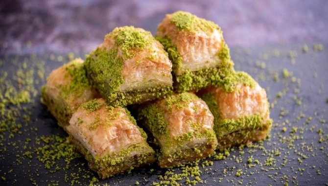 Kocaeli'de soluk borusuna kaçan baklava nedeniyle nefessiz kalan kişi kurtarılamadı