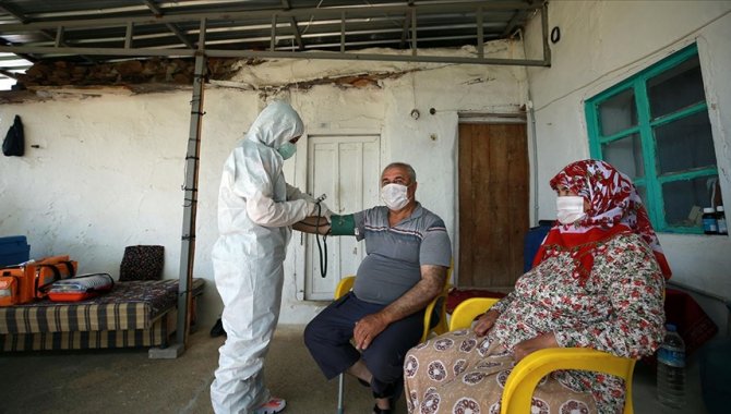 Aydın'da aşı ikna timleri, kırsal mahallelerde çalışmalarını sürdürüyor