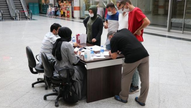 Karabük'te alışveriş merkezinde randevusuz aşı hizmeti veriliyor
