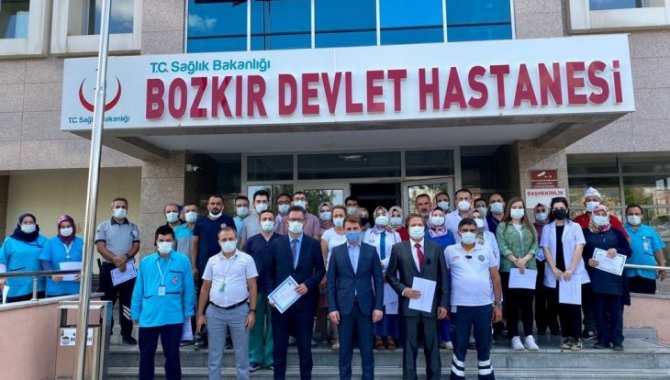 Bozkır’da sağlık çalışanlarına başarı ve teşekkür belgesi verildi