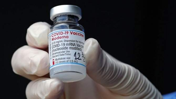 Moderna’nın geliştirdiği Kovid-19 aşısından 647 bin doz Uganda’ya ulaştı