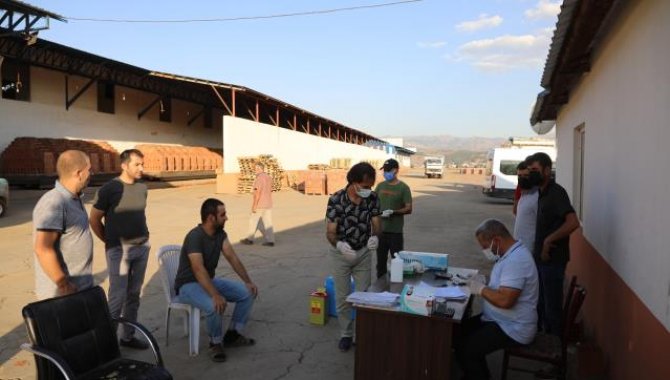 Bingöl'de sağlık çalışanları düşük riskli iller kategorisinde yer almak için çalışıyor