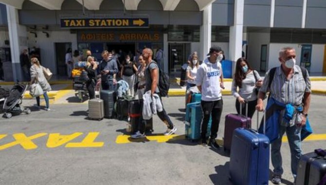 Girit Adası'nda uygulanan sokağa çıkma yasağı uzatıldı