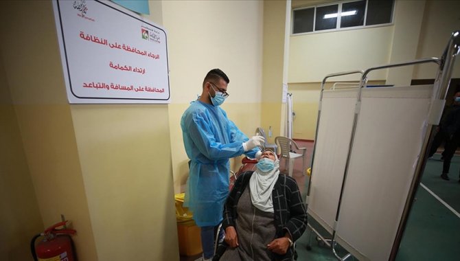 Gazze ve Batı Şeria'da son 24 saatte Kovid-19'dan 14 kişi hayatını kaybetti