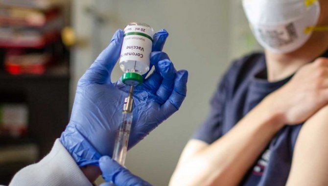 Vaka sayısı artan Uşak'ta Vali Kocabıyık'tan vatandaşlara aşı çağrısı