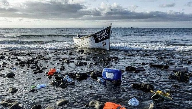 Kuzey Afrika'dan İspanya'ya gitmeye çalışan düzensiz göçmenleri taşıyan bot battı: 39 ölü