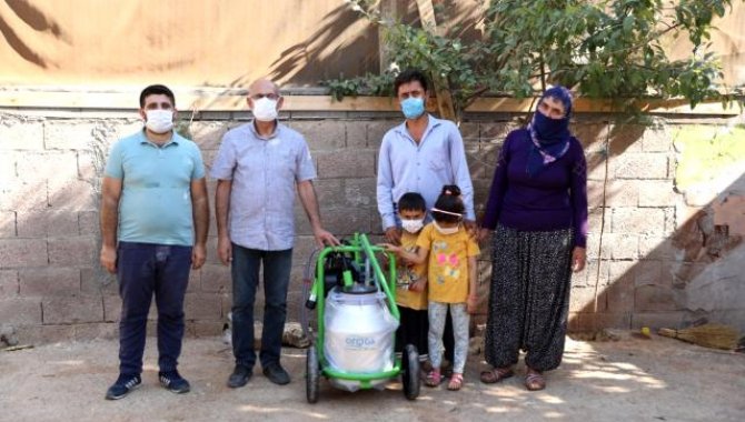 Diyarbakır Valisi Karaloğlu, engelli vatandaşın "süt sağım makinesi" isteğini yerine getirdi