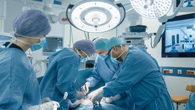 İleri evre karın içi kanserden 10 saatlik ameliyatla kurtuldu