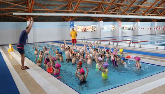 Yüzme havuzlarının bakımlarının iyi yapılmasının sağlık açısından gerektiği belirtildi