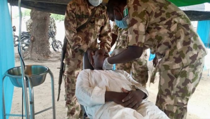 Nijerya'da Boko Haram saldırılarından etkilenen 10 bin kişiye sağlık taraması yapıldı